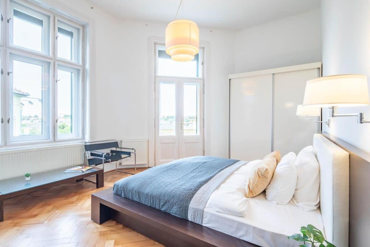 Apartment Super Large - Super Comfy With Balcony