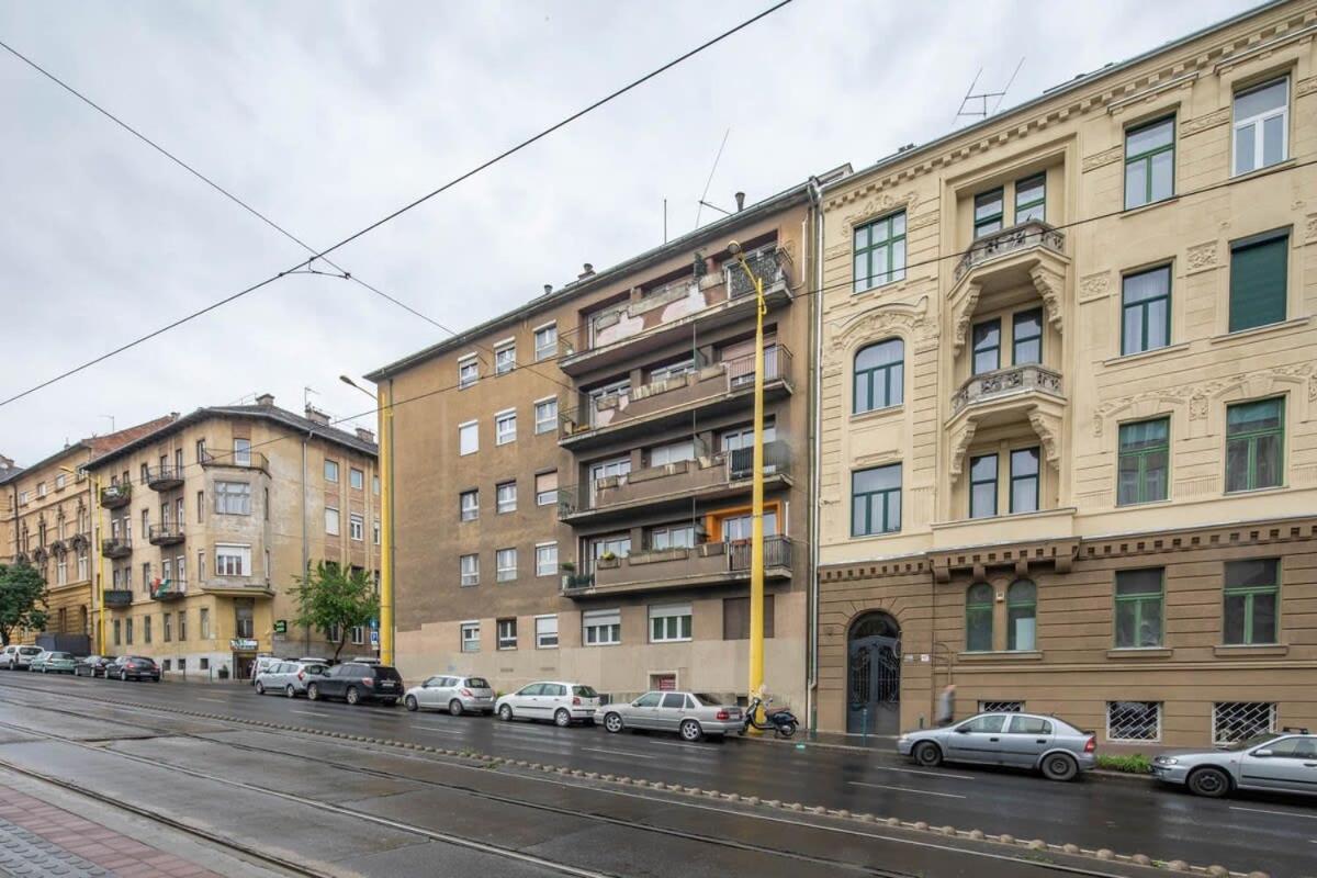 Apartment Super Large - Super Comfy With Balcony